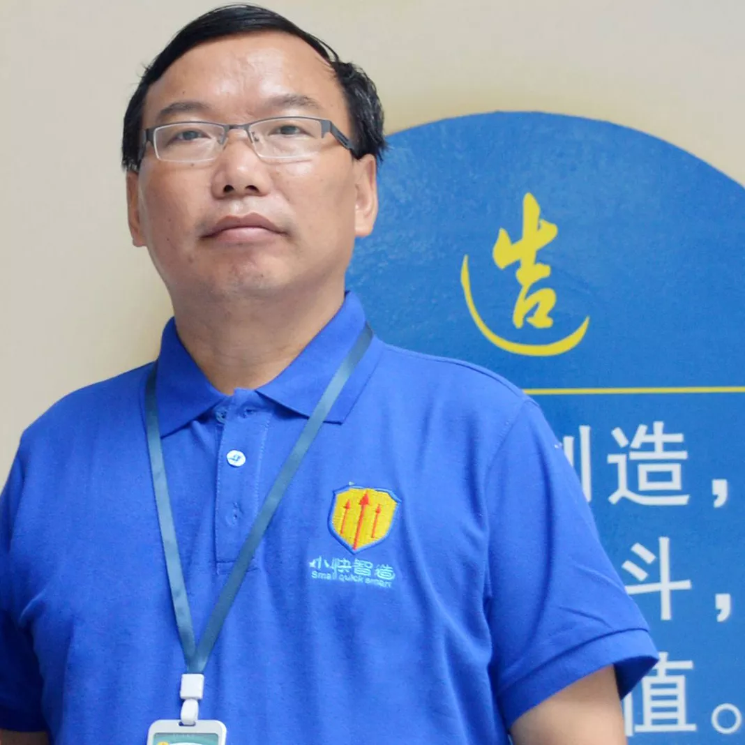 李修连，原军工高级工程师，原勤上光电技术总监，小快智造技术总工。